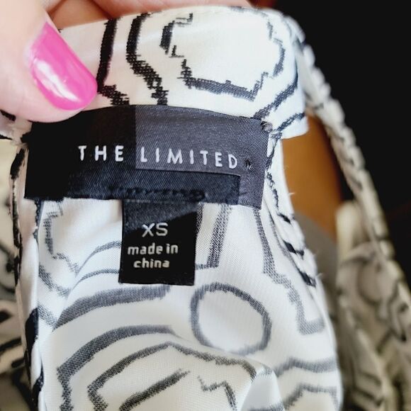 The  Limited Geometric Top - Picture 5 of 6